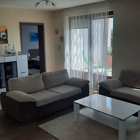 Apartament In 36663